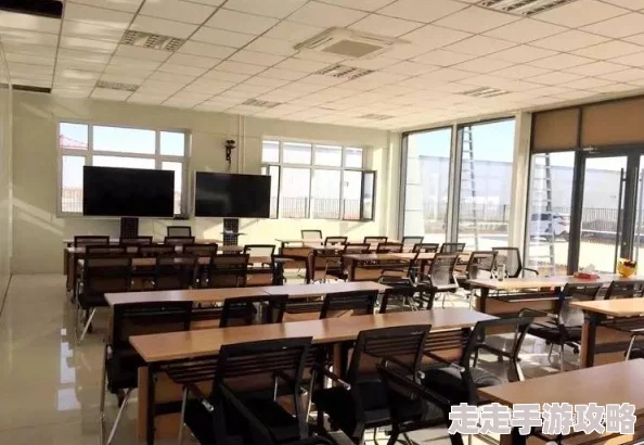 中国精品久久：新动态揭示了中国传统工艺与现代设计的完美结合，推动文化产业创新发展新趋势